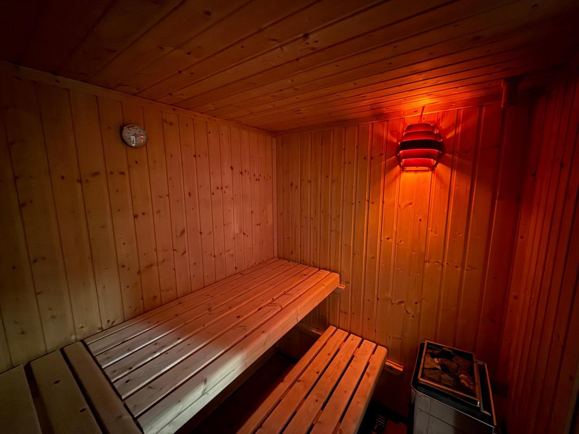 Bookeinfach Bad Ems - Private - Sauna Jacuzzi Whirlpool Swimmingpool Alahna Sup Beachvolleyball Billiards Ping Pong Cinema Theater Music Disco Ball Bbq Und Parkplaetze Exterior photo